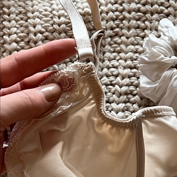 Simply Vera Wang Nude bra - Picture 4 of 6